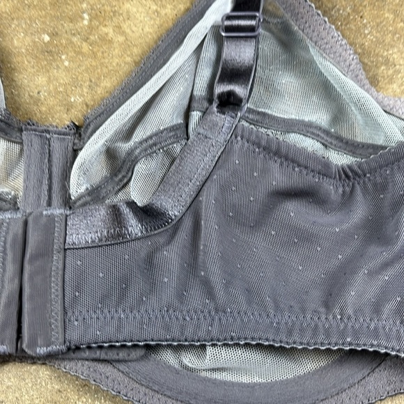 Wacoal Retro Chic Underwire Bra in Silver/Gray
Size: 40D - Picture 4 of 8